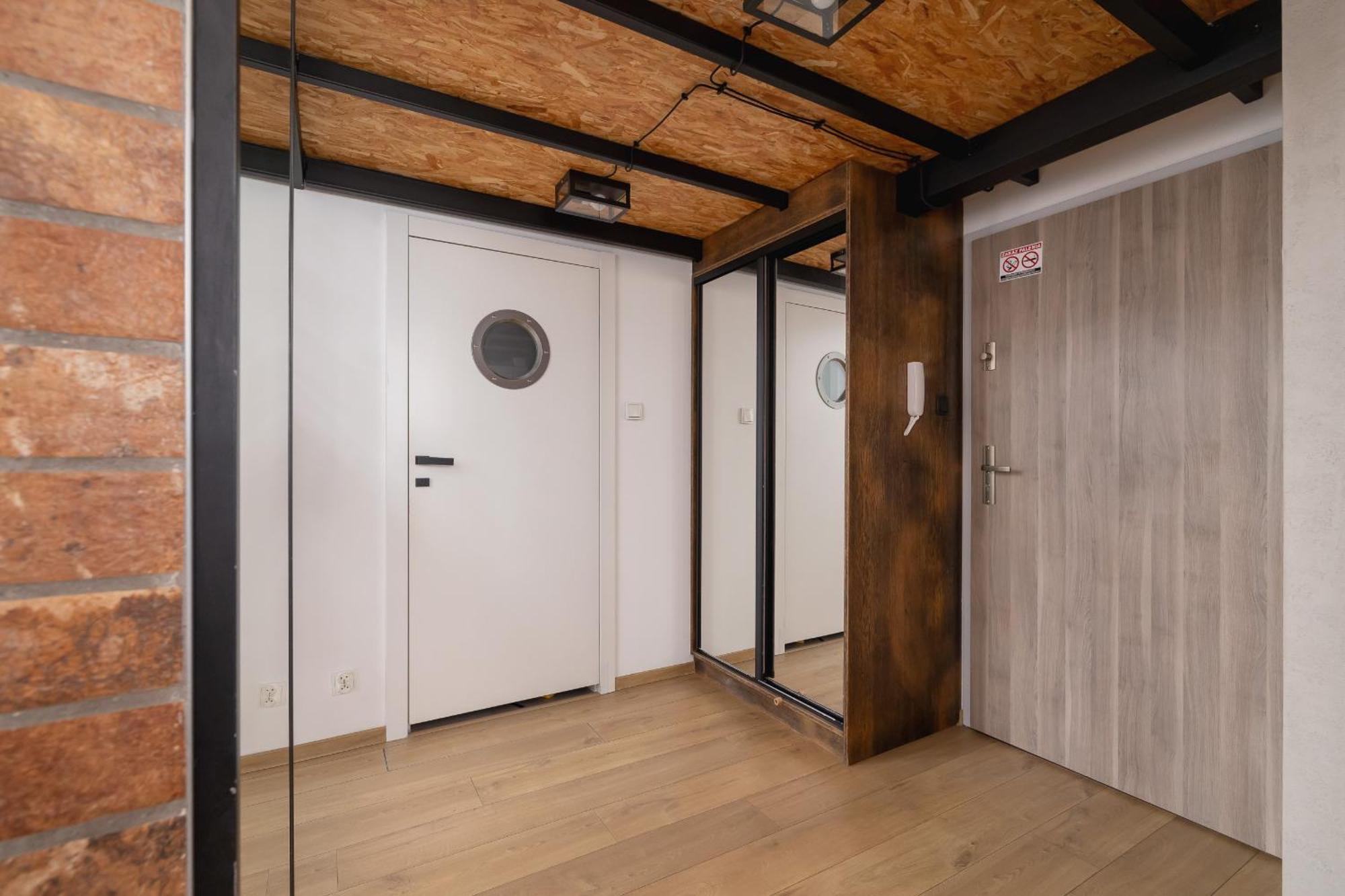 Deluxe Studio